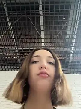 DollyTall from StripChat