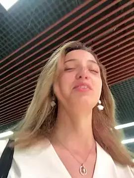 DollyTall from StripChat
