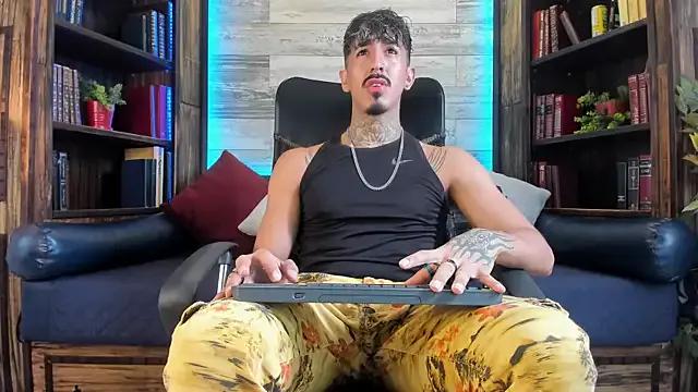 Donovan_Desmond from StripChat is Freechat