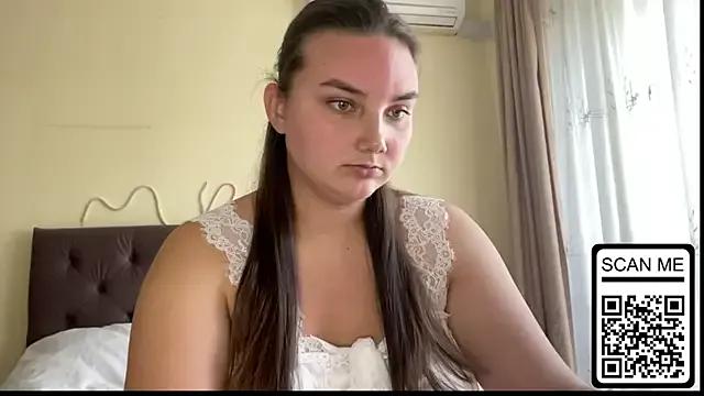 Dreamyblushfairy from StripChat is Freechat