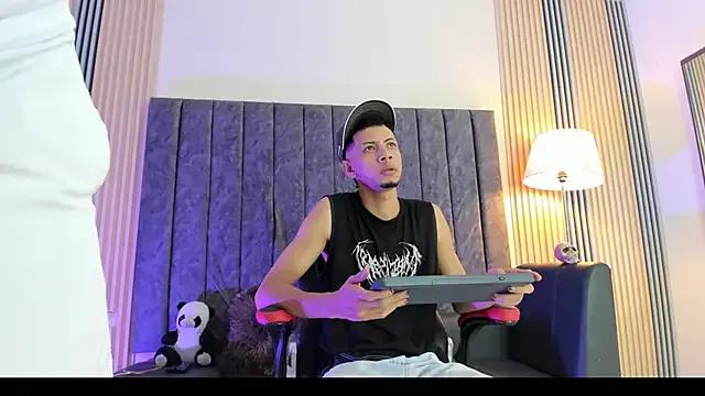 DustinandJordan from StripChat is Freechat