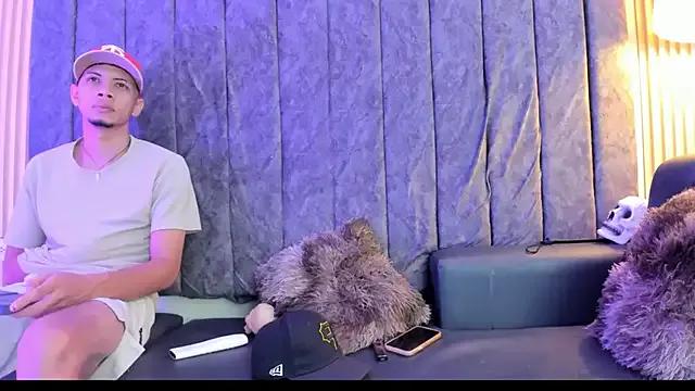 DustinandJordan from StripChat is Freechat