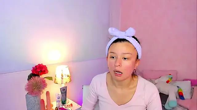 DyanaMoon22 from StripChat is Freechat