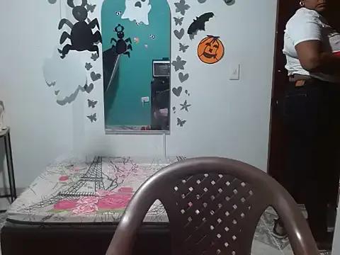 Ebony_luna from StripChat is Freechat