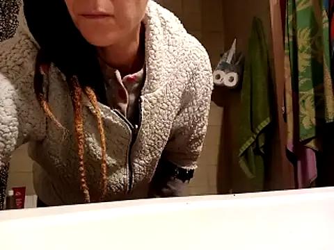 Ebtessamcachonda from StripChat is Freechat