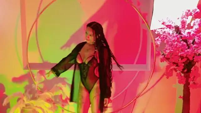 Elith_noa from StripChat is Freechat