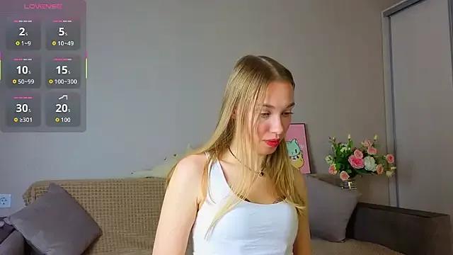 ElizaPurrr from StripChat is Freechat