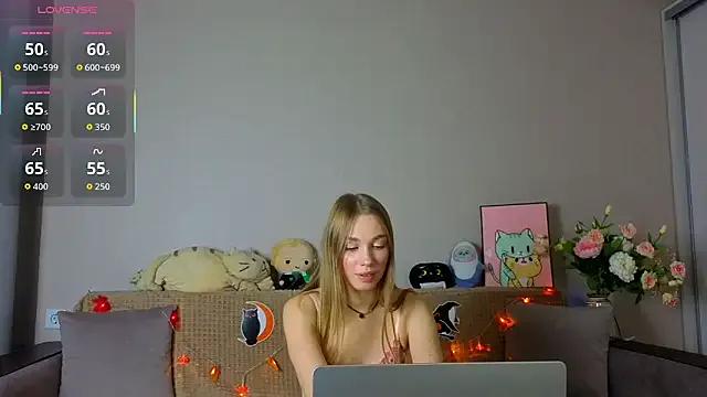 ElizaPurrr from StripChat is Freechat