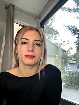 Ella_Vee from StripChat