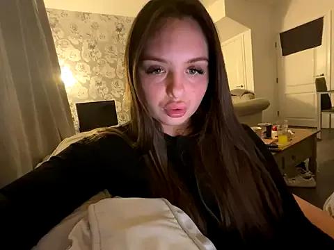 EllaStarrxxx from StripChat is Freechat
