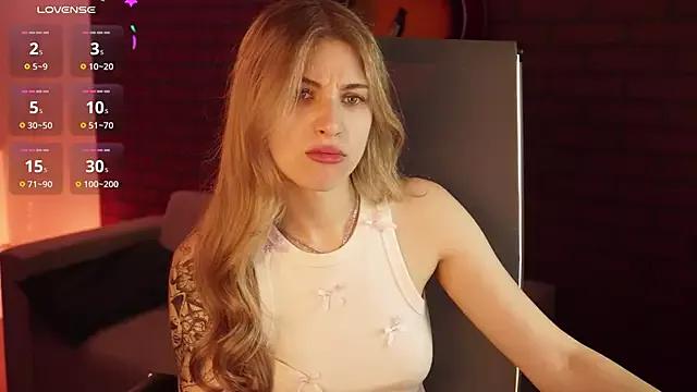 EllieCutes from StripChat
