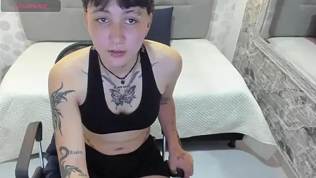 emahills__axelrose from StripChat is Freechat