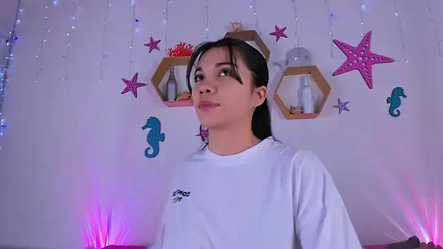 Emiily_Parkerr from StripChat