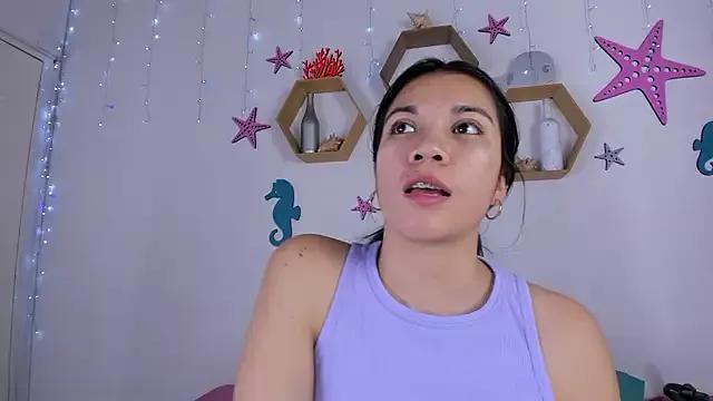 Emiily_Parkerr from StripChat