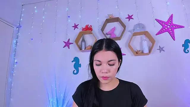 Emiily_Parkerr from StripChat