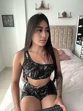 EmiilyEvans_ from StripChat