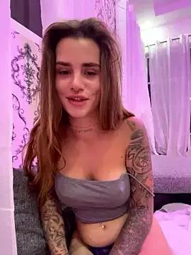 EmiliaCatalina from StripChat is Freechat