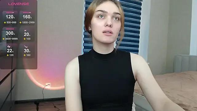EmiliaRhodes from StripChat is Freechat