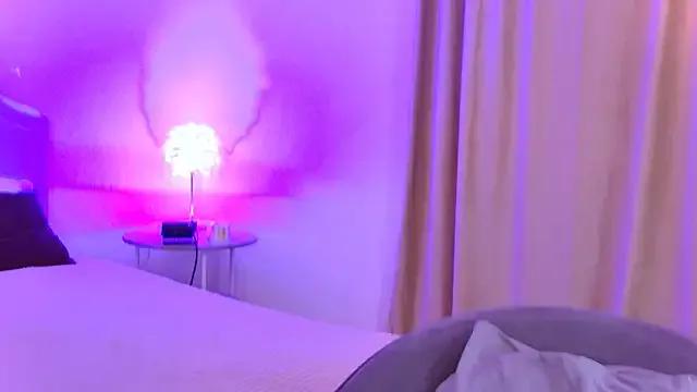 EmiliaStanley from StripChat is Freechat