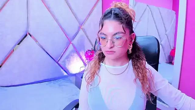 EmiliRouse_ from StripChat is Freechat