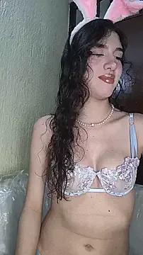 Emily-hottson from StripChat is Freechat