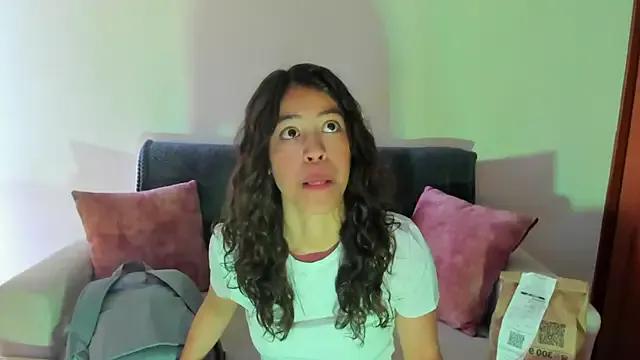 emily_jonessxx from StripChat is Freechat