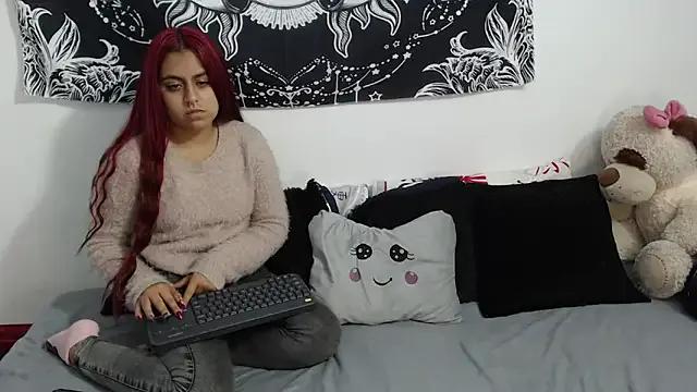 emily_n_abby from StripChat is Freechat