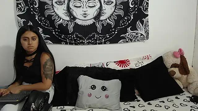 emily_n_abby from StripChat is Freechat