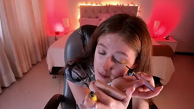 Emily_Warren_ from StripChat is Freechat