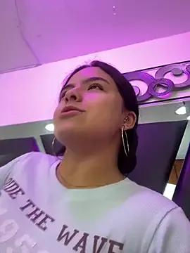 EmilyHarperr from StripChat is Freechat