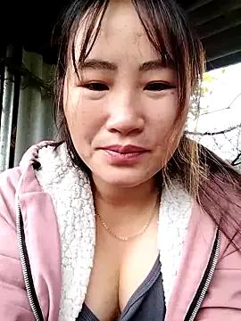 emini-xx from StripChat is Freechat