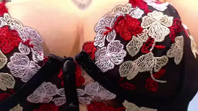 Emma_rouse69 from StripChat