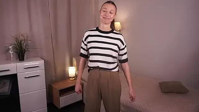 EmmaCaneles from StripChat is Freechat