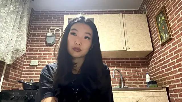 EmmaLeexth from StripChat is Freechat