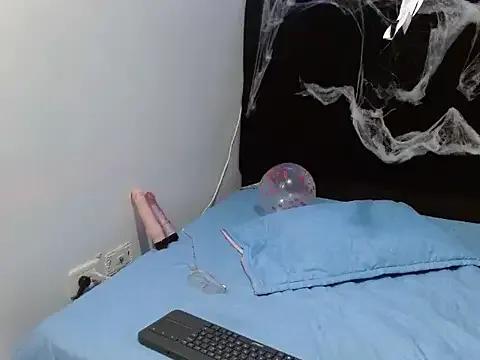 EmmaTower from StripChat is Freechat