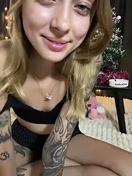 enjoy_my_beauty from StripChat is Freechat