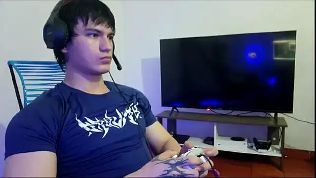 ErickWalton from StripChat is Freechat