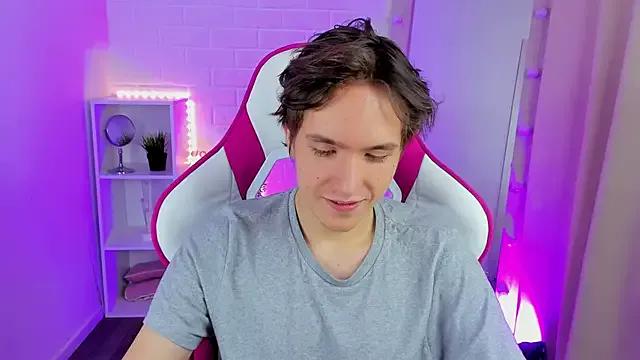 Ethansinful from StripChat is Freechat