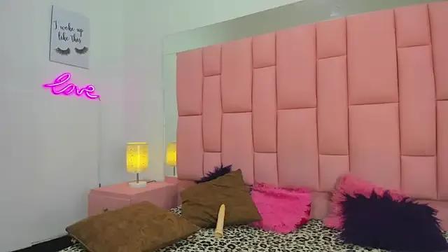 Evaa_white from StripChat is Freechat