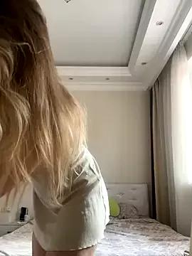 EvaIsLove- from StripChat is Freechat