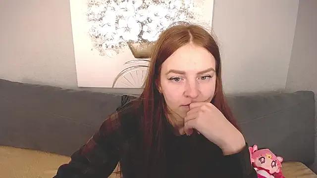 Evarey_ from StripChat is Freechat