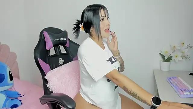 evelynrojas from StripChat is Freechat