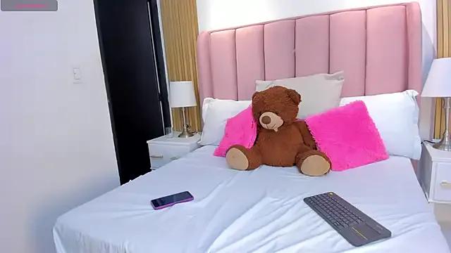 Evie_Mon_ from StripChat is Freechat