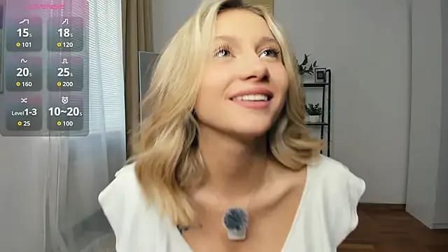 FaaBinaa from StripChat