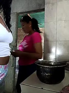 Fernanda30 from StripChat is Freechat