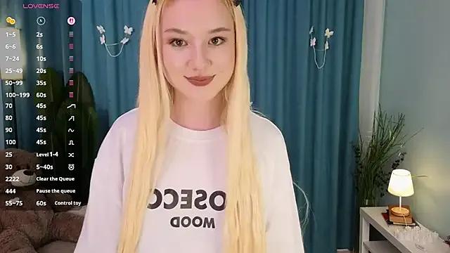 Flirty_lee from StripChat is Freechat