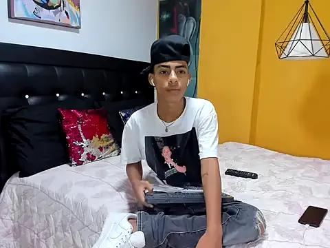 franco_clark from StripChat is Freechat