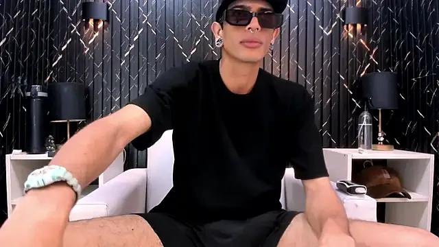 Franvill_Trato from StripChat is Freechat