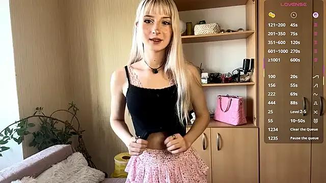 FridaAaberg from StripChat is Freechat