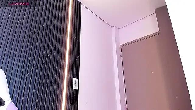 Gabrielaa_Miller_ from StripChat is Freechat